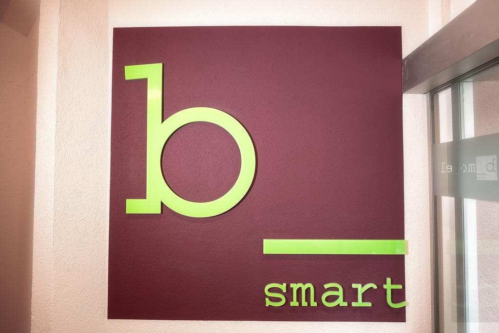 B-Smart Motel Basilea Esterno foto