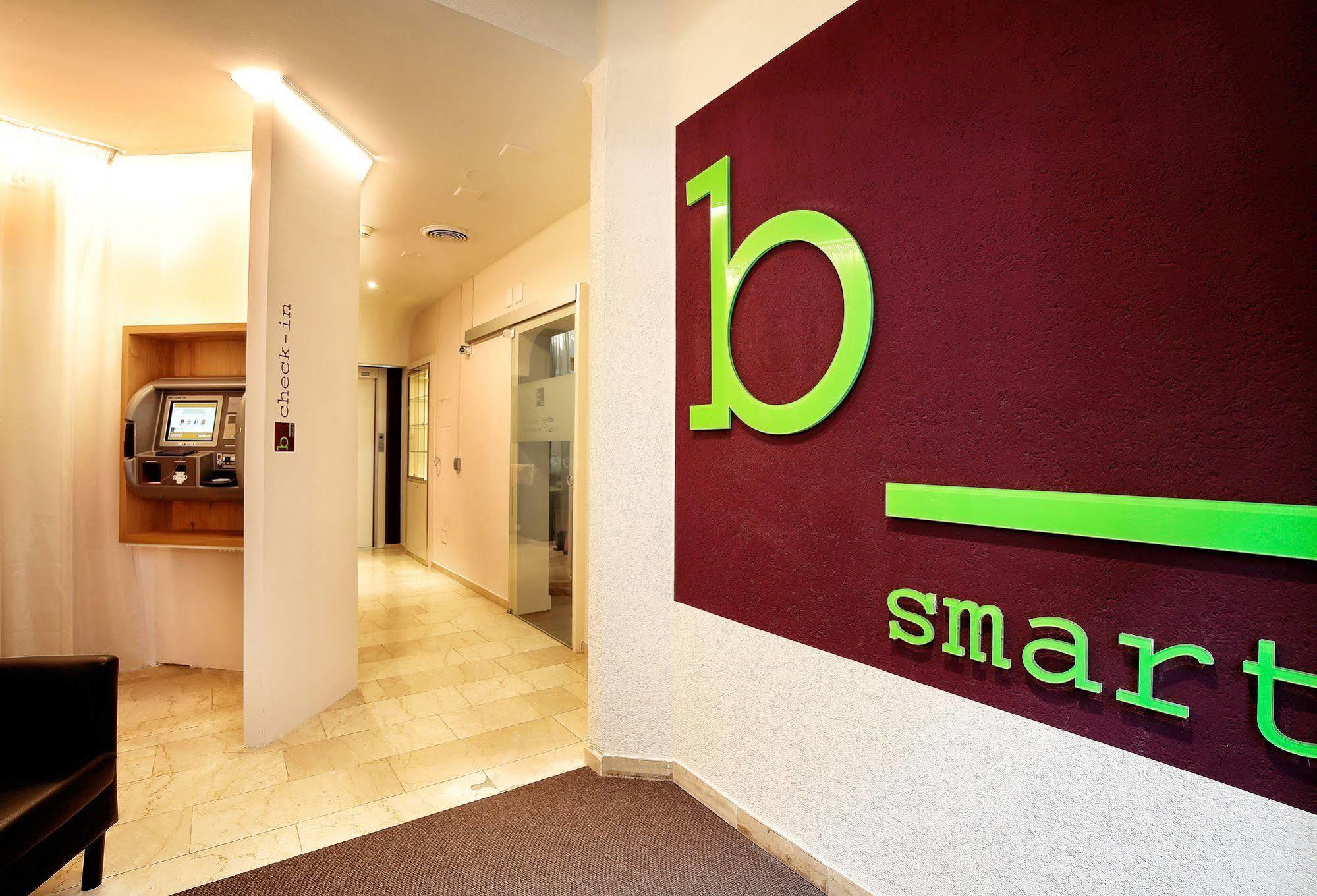 B-Smart Motel Basilea Esterno foto